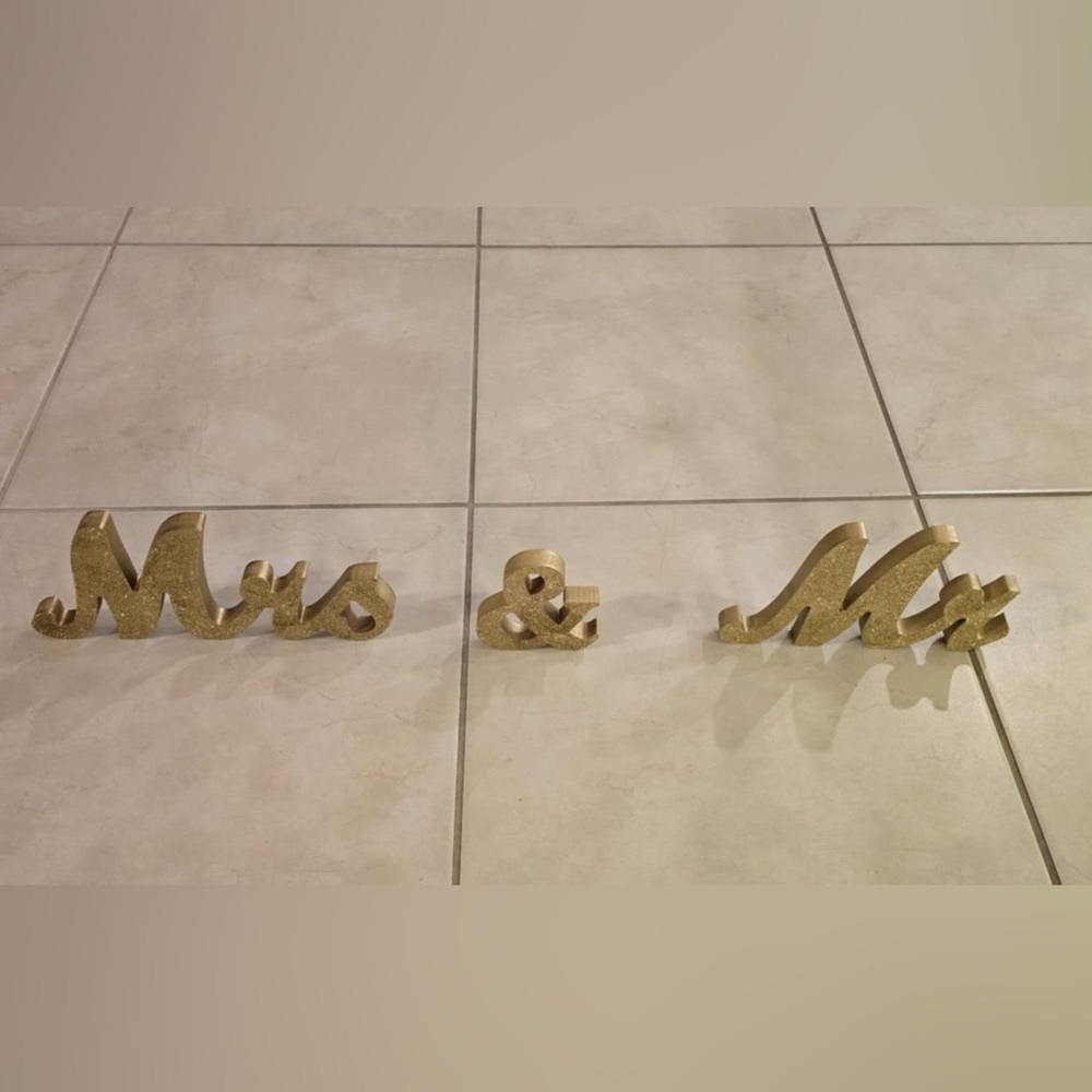 Mr & Mrs Gold sparkle Sign for wedding 💕